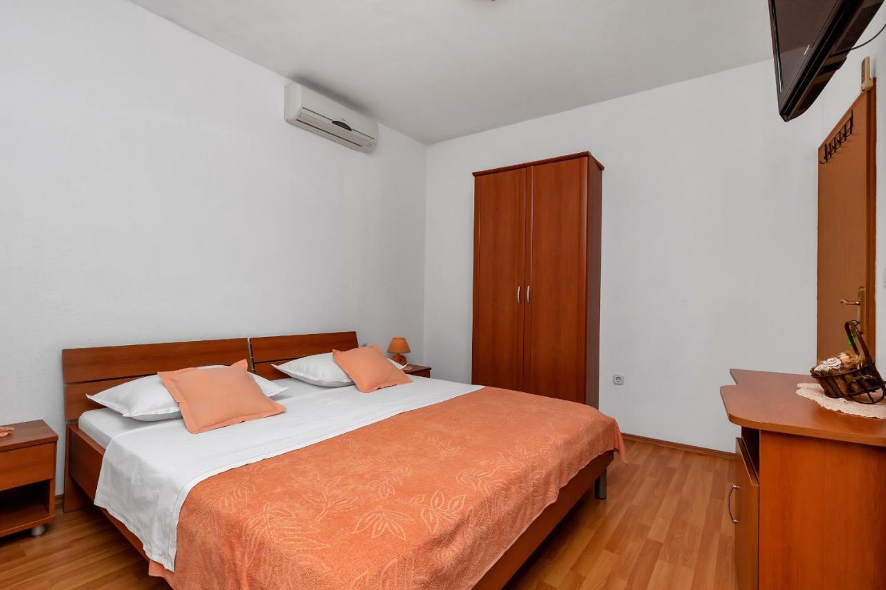 Dado A6 Apartments Igrane Bagian luar foto